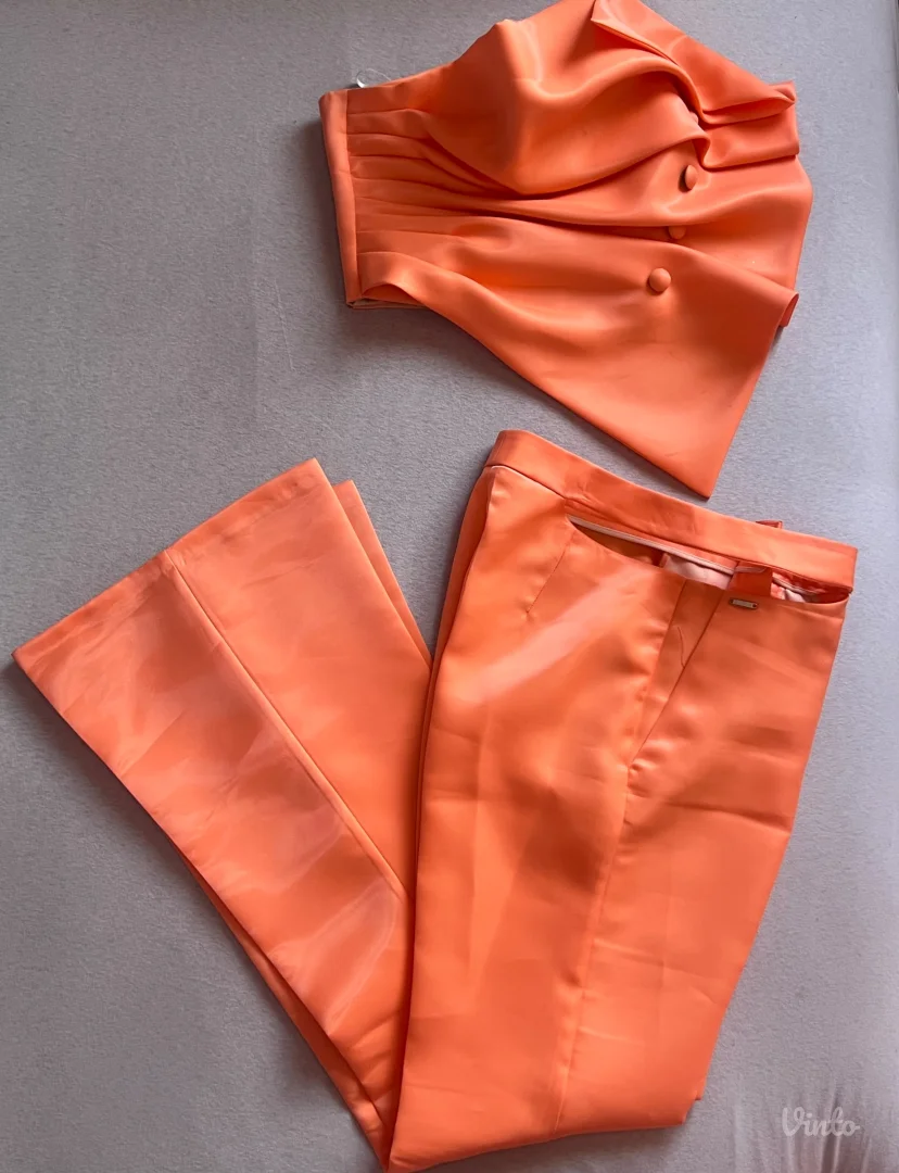 Ps fashion narandzasti komplet top i pantalone