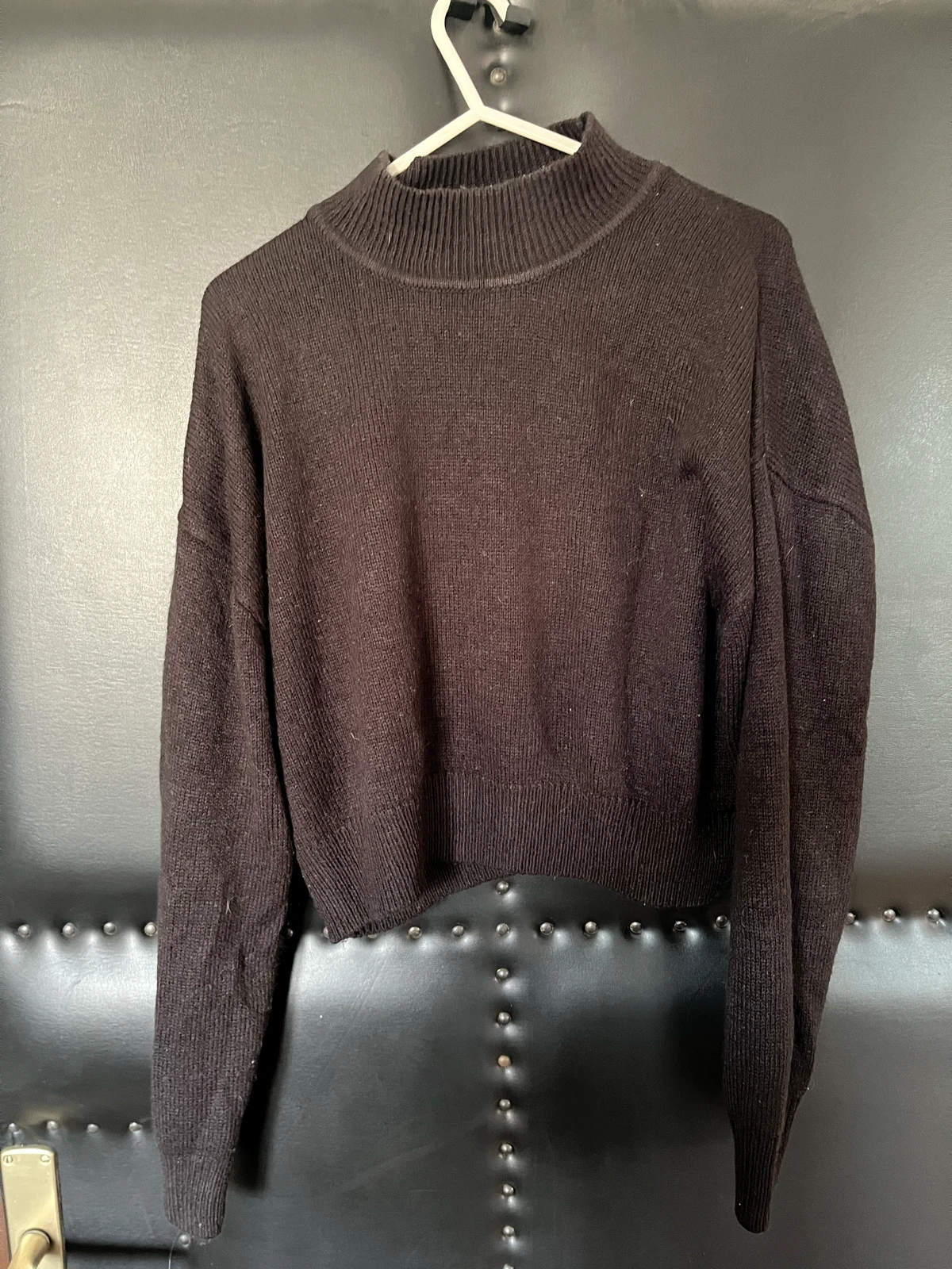 Divided crop top zenski dzemper