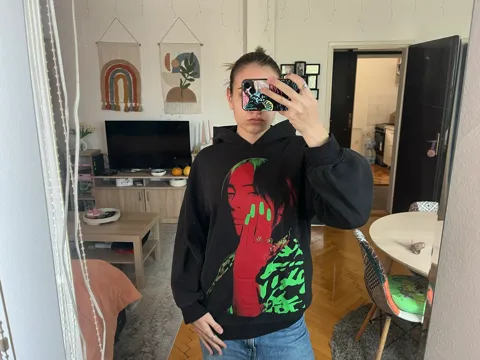 Divided Billie Eilish duks