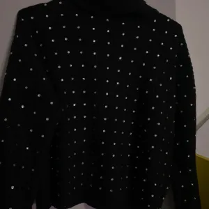 Dzemper sa cirkonima