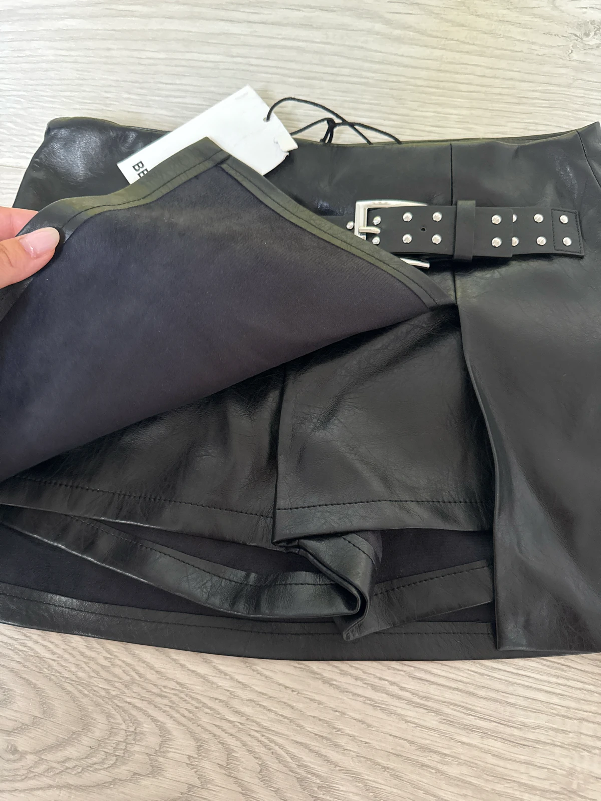Bershka Kozna Shorts/suknja XS vel