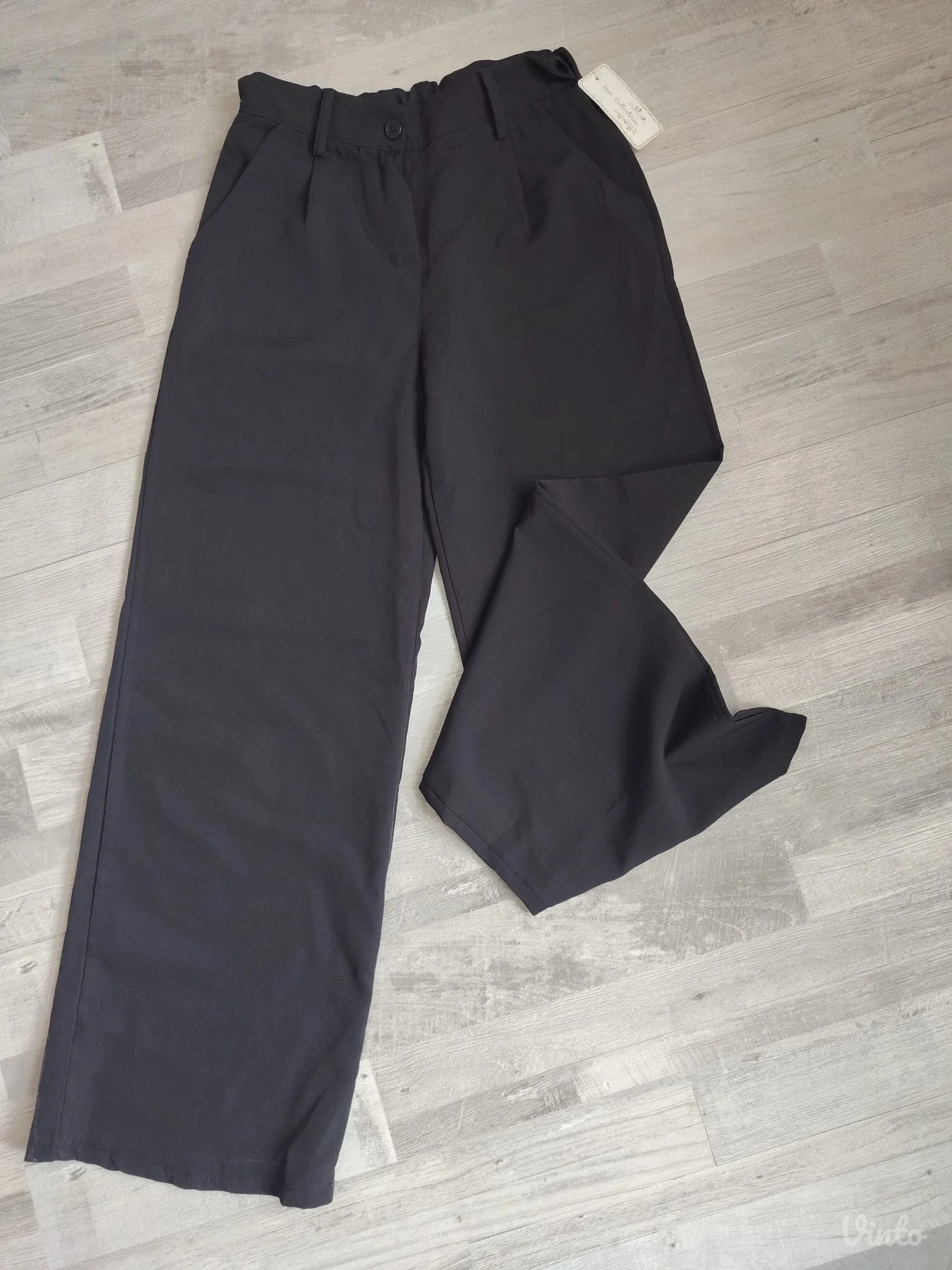 Crne elegantne pantalone