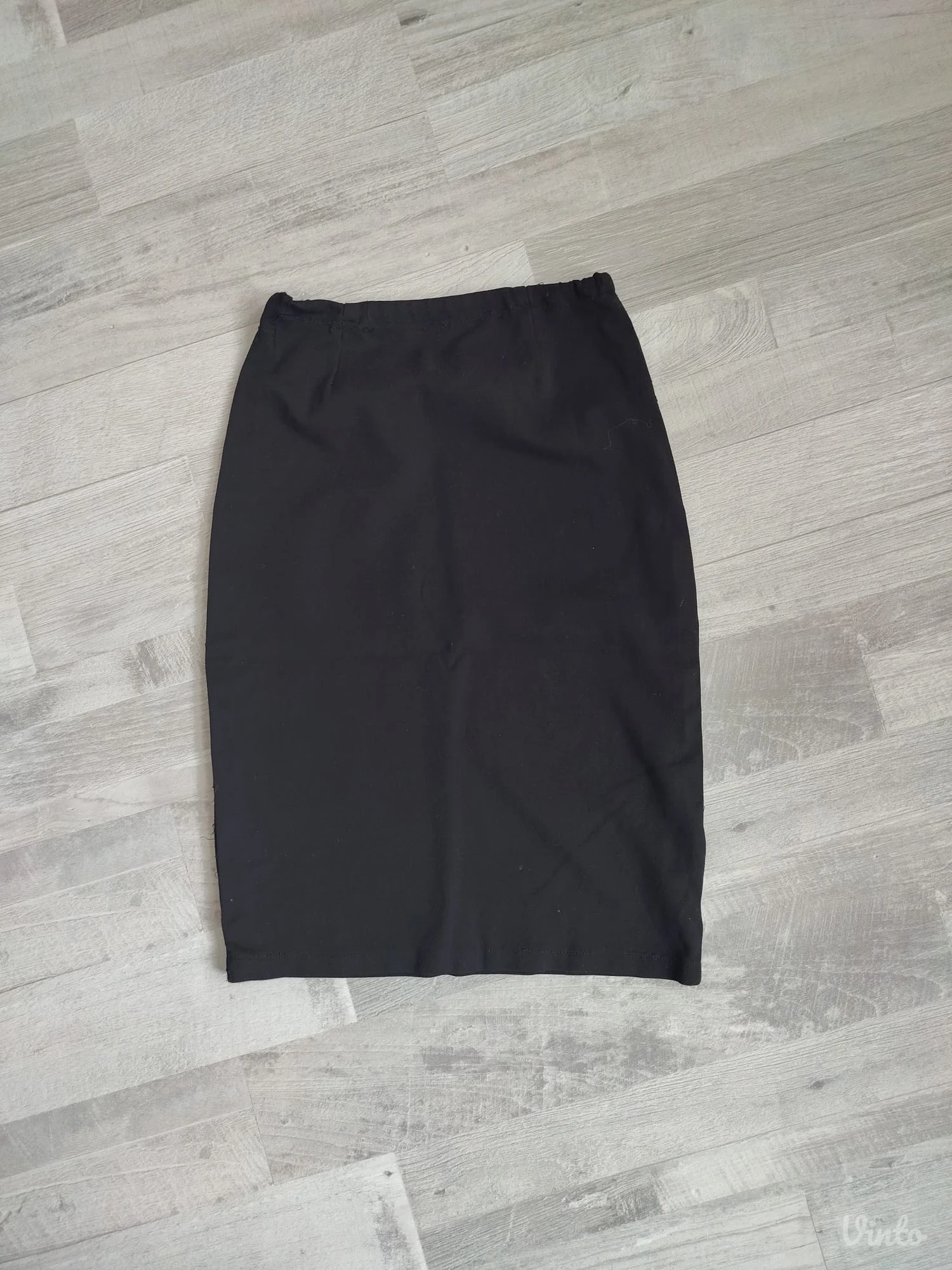 Crna elegantna suknja