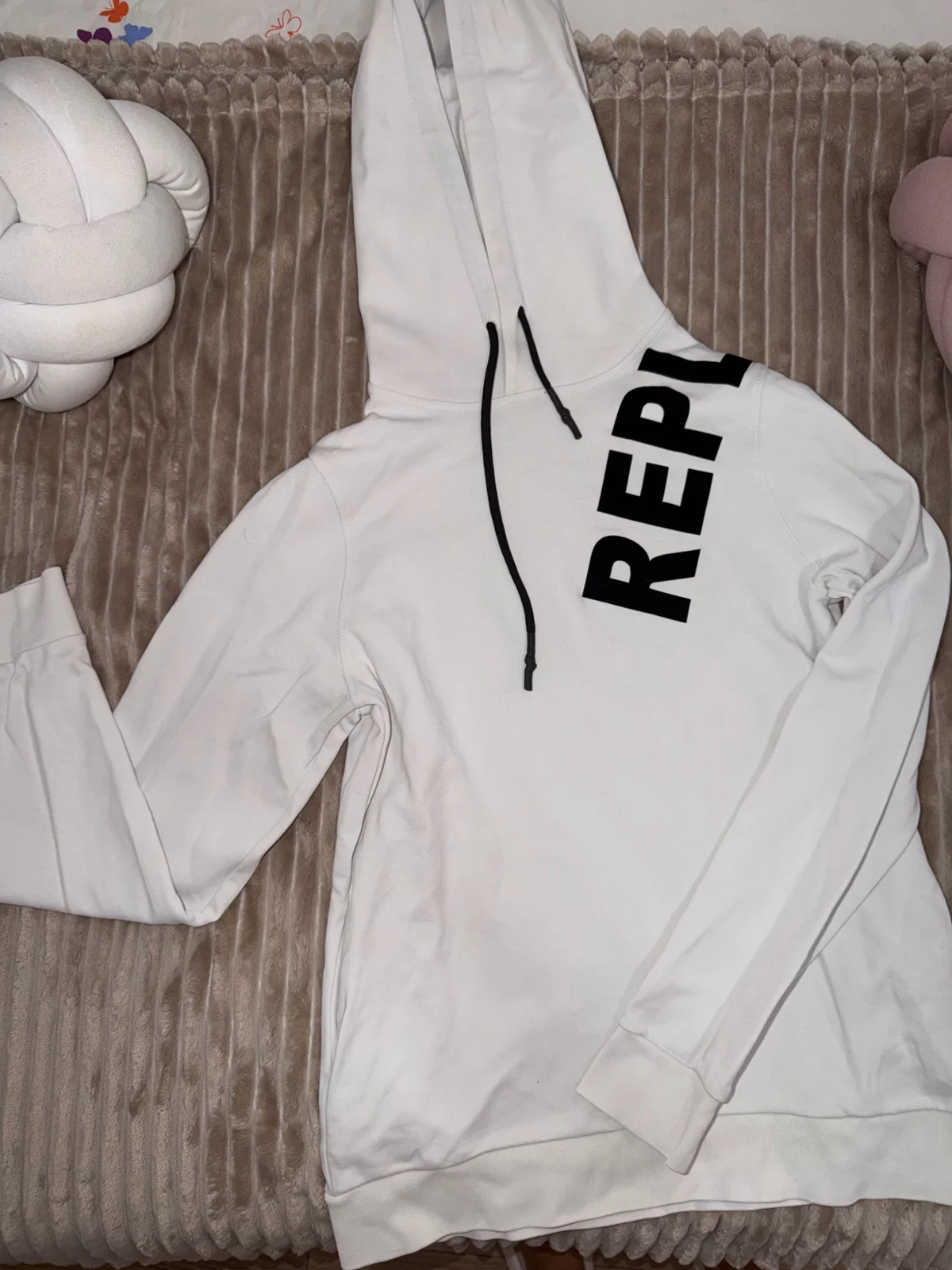 REPLAY duks