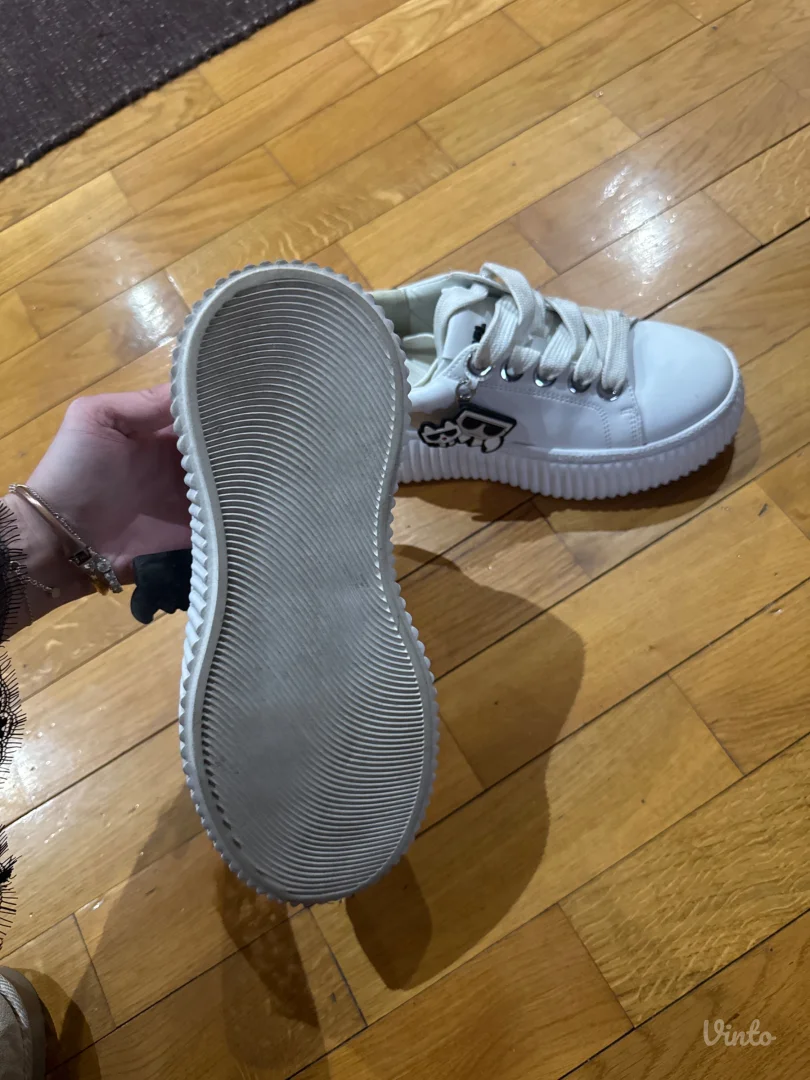 Karl Lagerfield patike 38