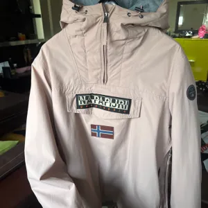 Napapijri jakna M velicina