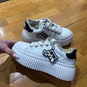 Karl Lagerfield patike 38