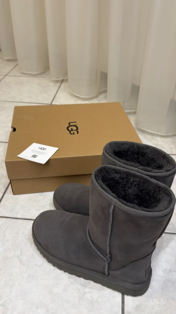 Original UGG čizme br40