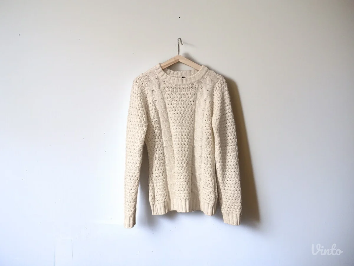 Chicoree beli dzemper, vel. M, kao novo!