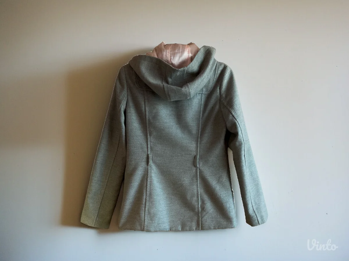 Sivi kaput Tally Weijl, vel. M, iz Švajcarske