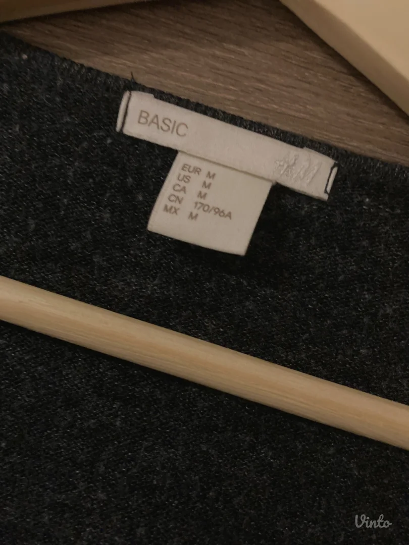 Basic H&M sivi kardigan, vel. M, iz Švajcarske