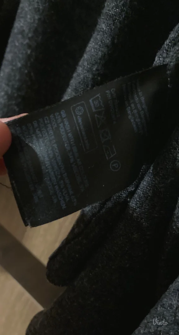 Basic H&M sivi kardigan, vel. M, iz Švajcarske