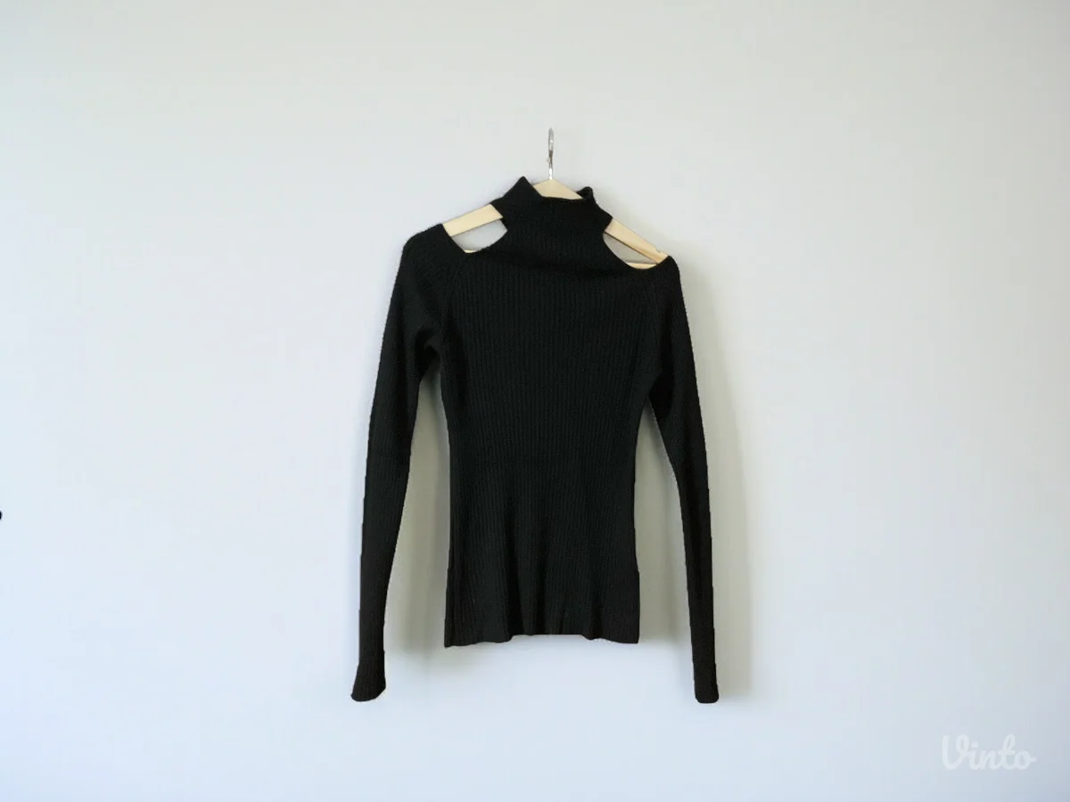 CHICORÉE džemperić sa golim ramenima – NOVO, vel. M