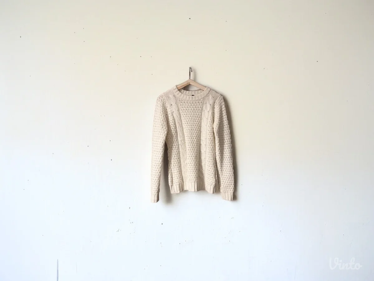 Chicoree beli dzemper, vel. M, kao novo!