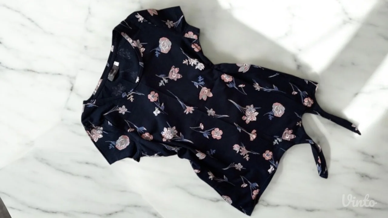 LOT brendiranih majica S/M iz Svajcarske i Amerike