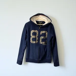 Prelepa trenerka/jaknica sa krznom – vel. L, iz Švajcarske