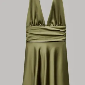 Maslinasto zelena satenska haljinica