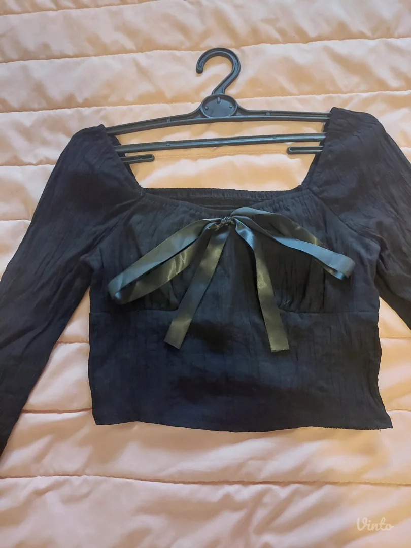 Goth crop bluza sa zvonastim rukavima (NOVO)