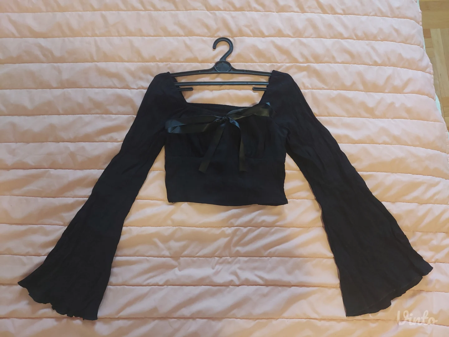 Goth crop bluza sa zvonastim rukavima (NOVO)