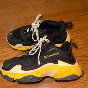 Balenciaga TripleS patike