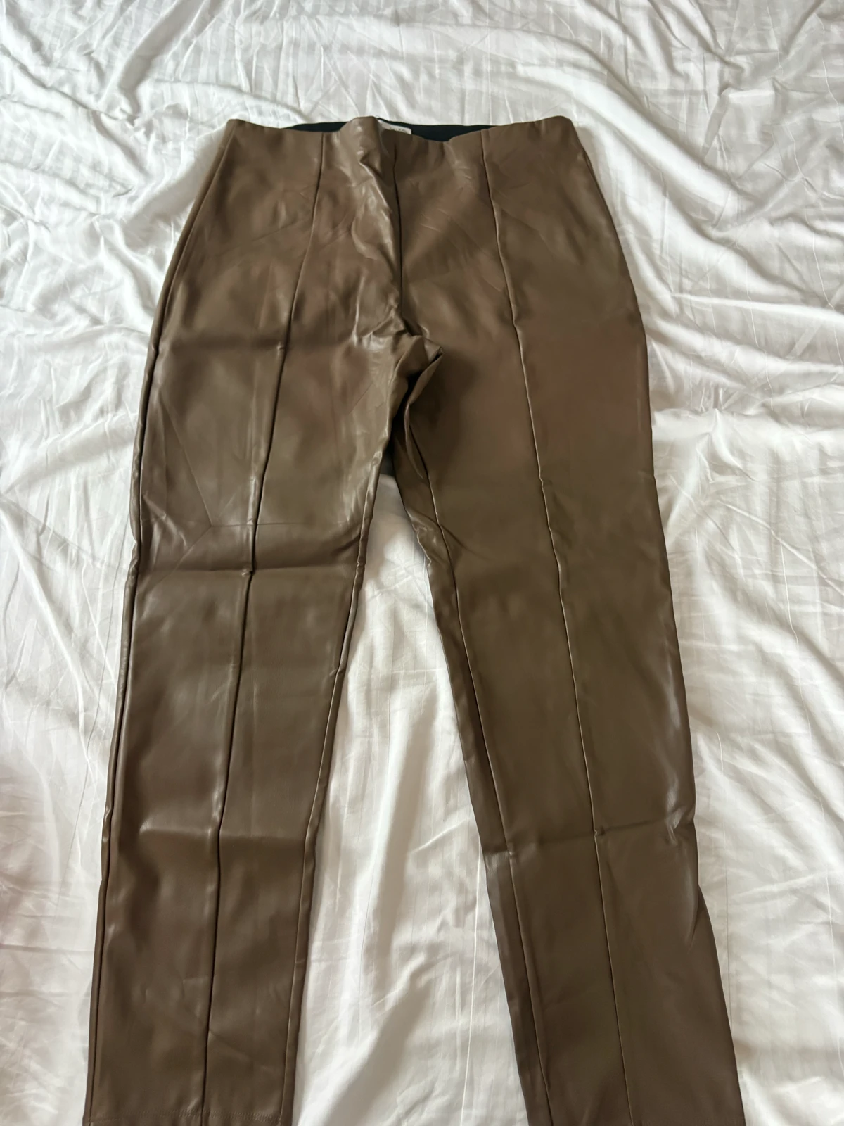 Pantalone od eko koze