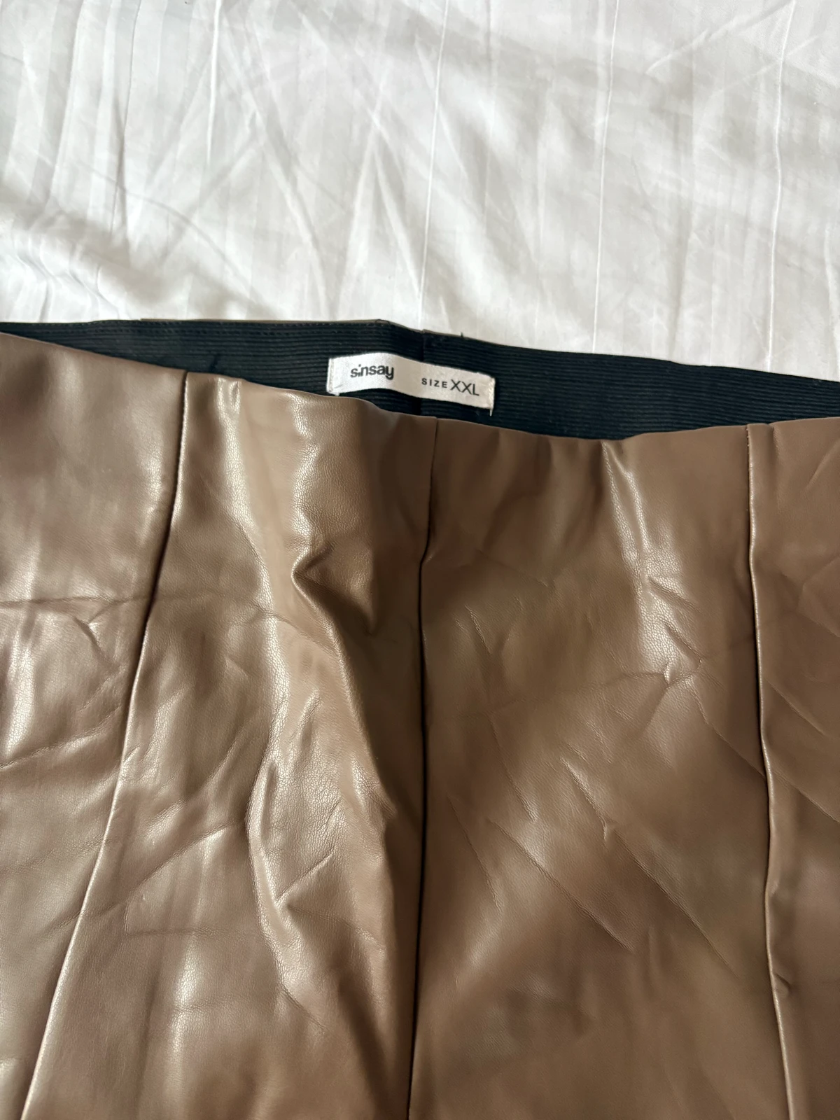 Pantalone od eko koze