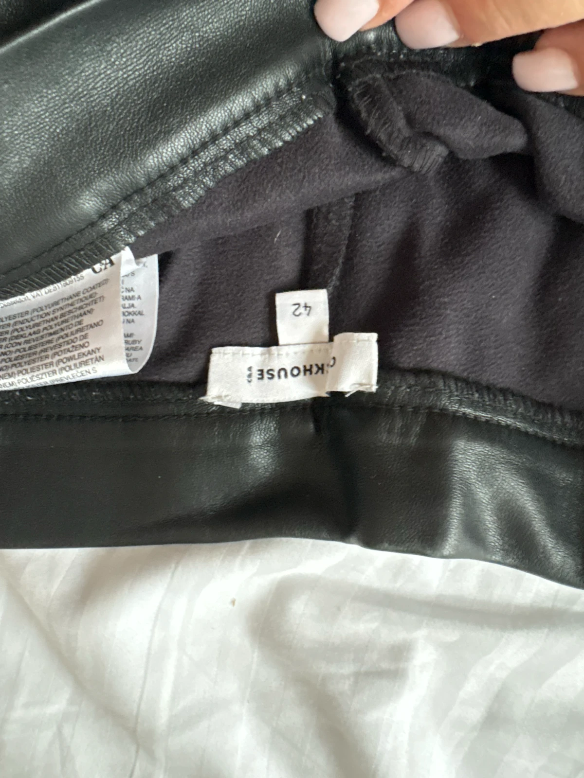 Zenske pantalone od eko koze