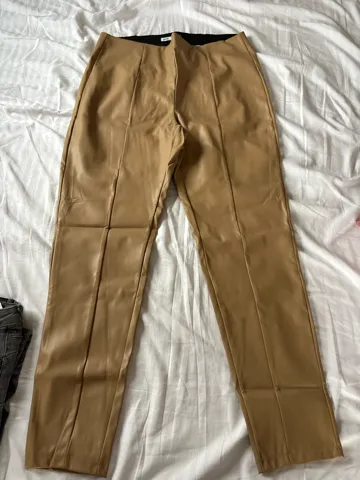 Pantalone od eko koze