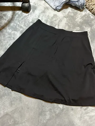 HM training skirt