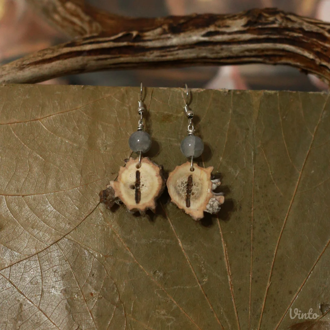 Minđuše od roga srndaća sa runom Isa