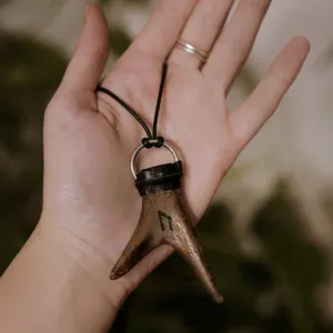 🌛 Ogrlica od roga srndaća sa runom Uruz