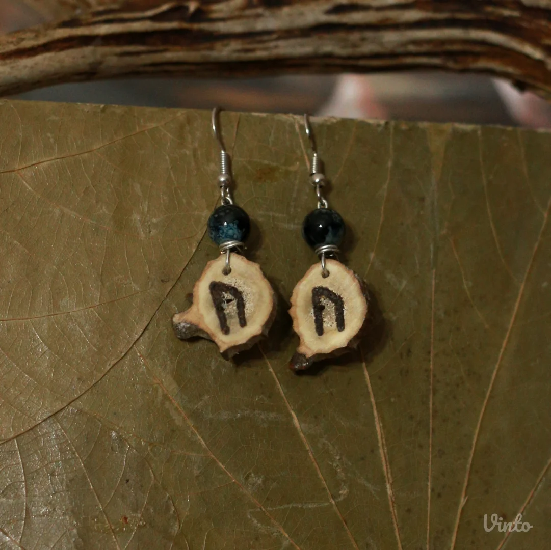 Minđuše od roga srndaća sa runom Uruz