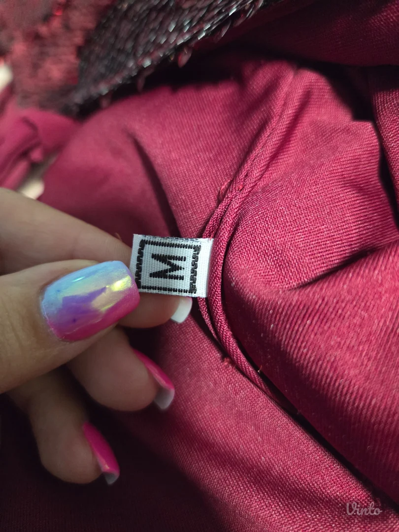 Kristina Jezdic bordo haljina