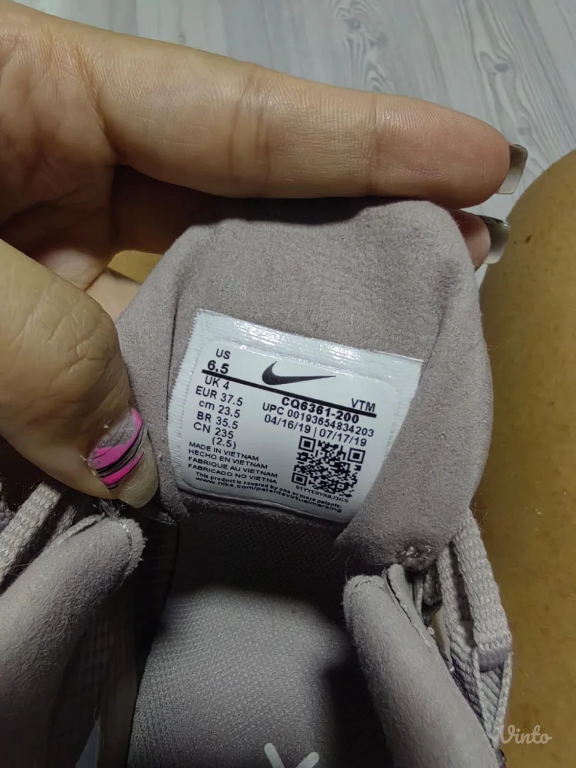 Nike Air Max 270 React br. 37.5