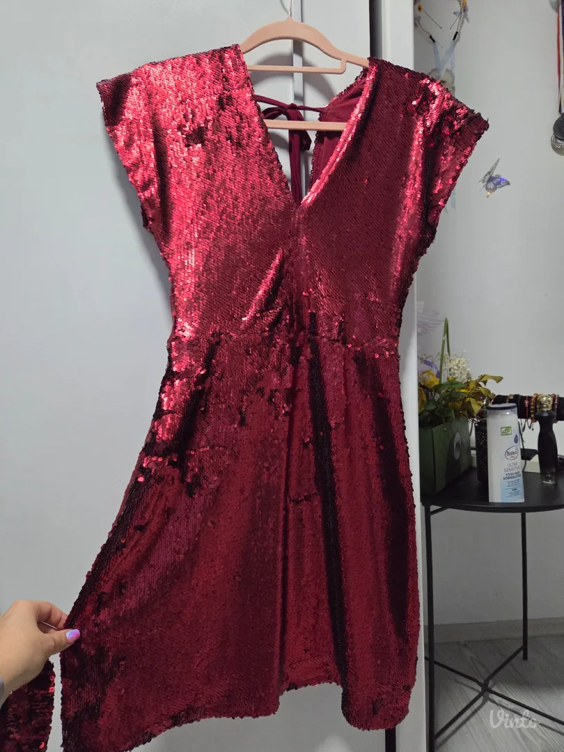 Kristina Jezdic bordo haljina