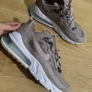 Nike Air Max 270 React br. 37.5