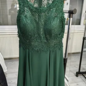 Maslinastozelena svecana haljina