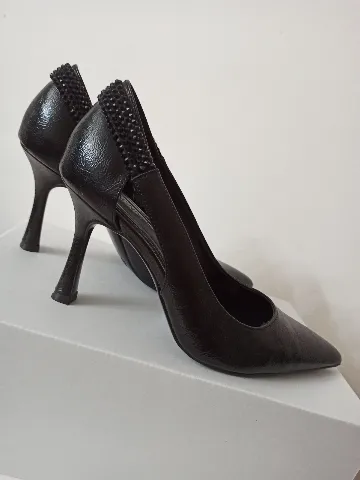 Prelepe crne Catwalk salonke sa cirkonima - Br. 39 (gazište 25cm)