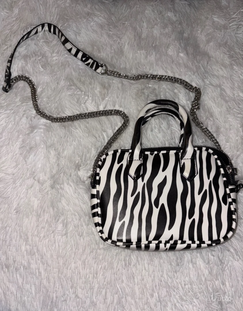 Pull&Bear zebra torbica