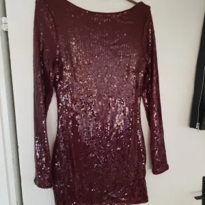 Boohoo-zenska haljina m