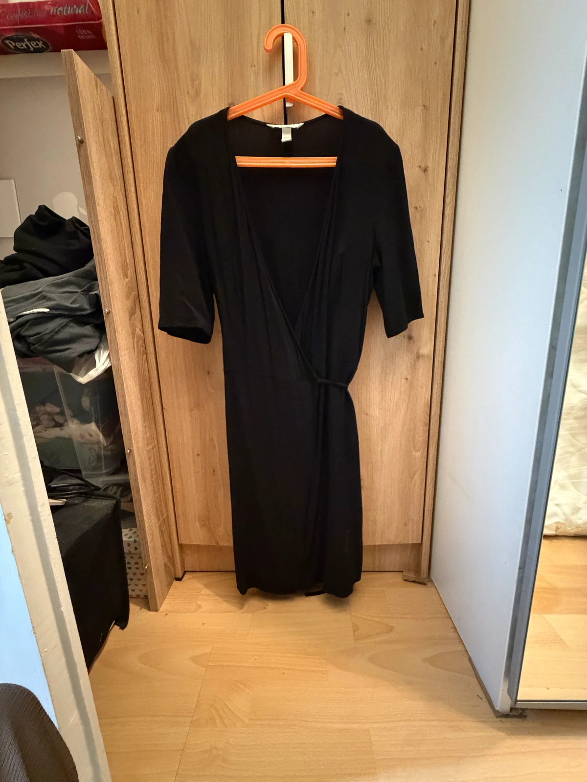 H&M haljina na preklop