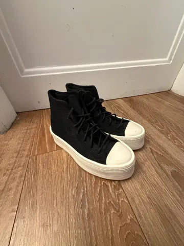 Converse patike na platformu