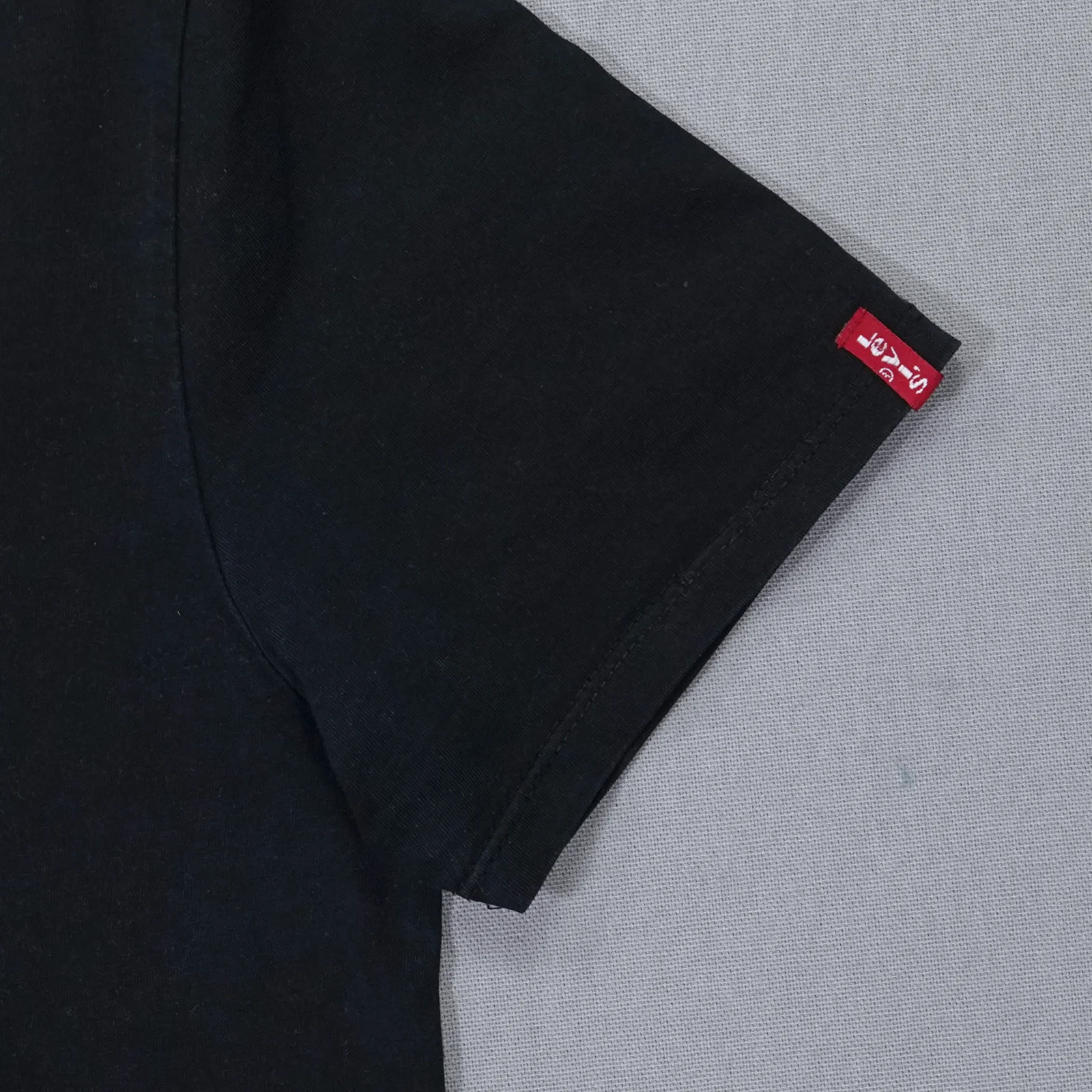 Levi’s California crna majica – M