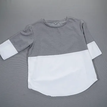 COS slojevita bluza sivo-bela, veličina L