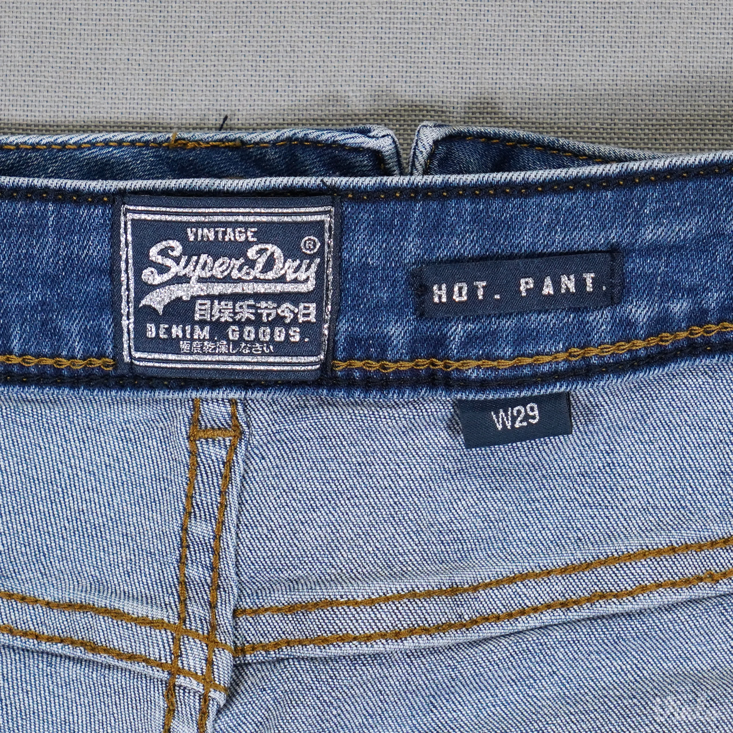 Superdry ženski teksas šorts W29 sa belom čipkom
