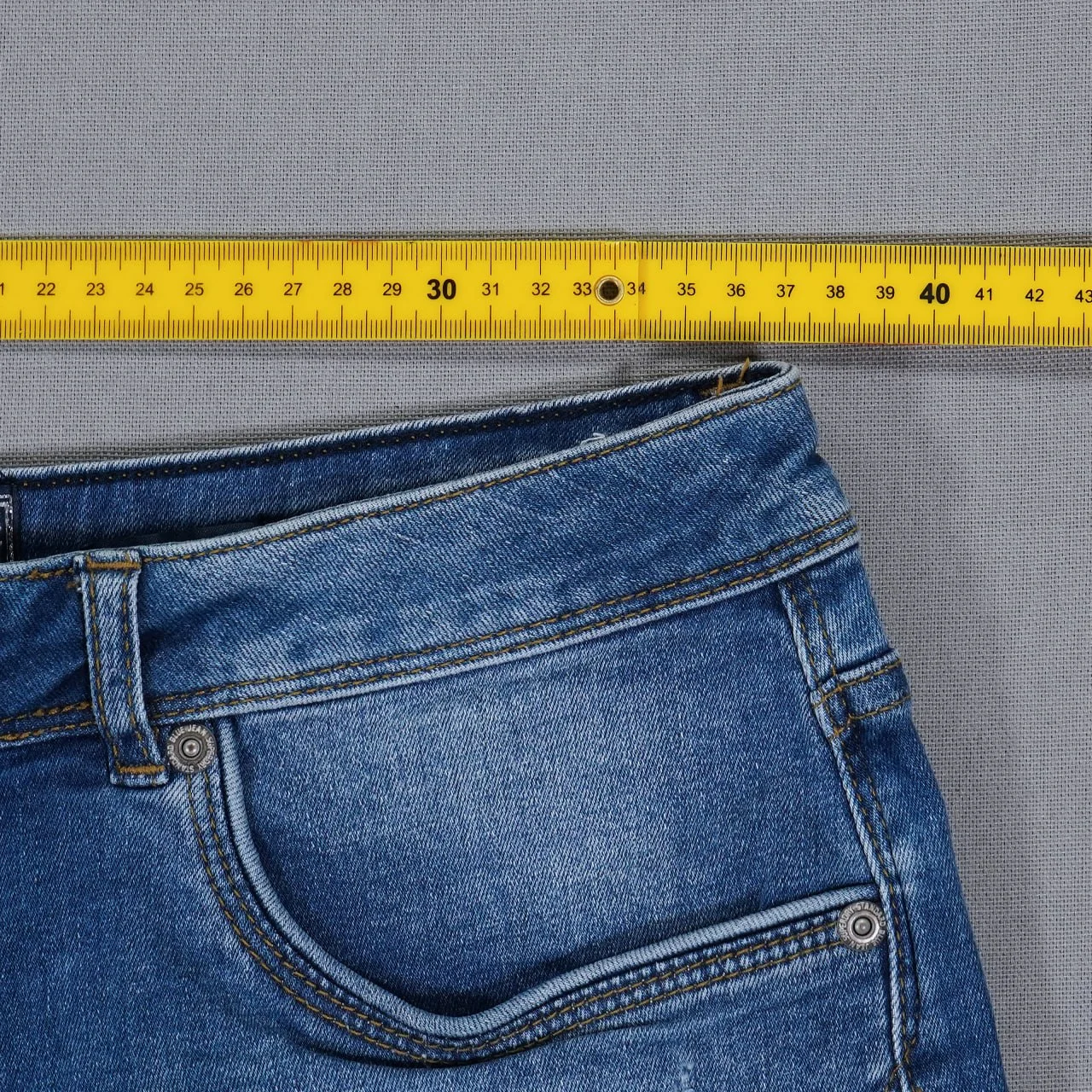 SUPERDRY teksas šorts sa belom čipkom – W29