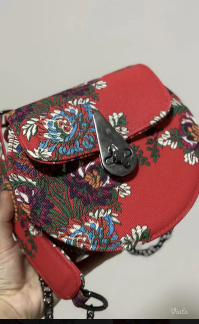 Prelepa cvetna torbica