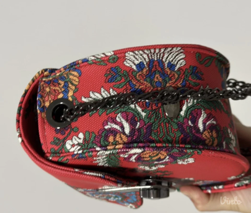 Prelepa cvetna torbica