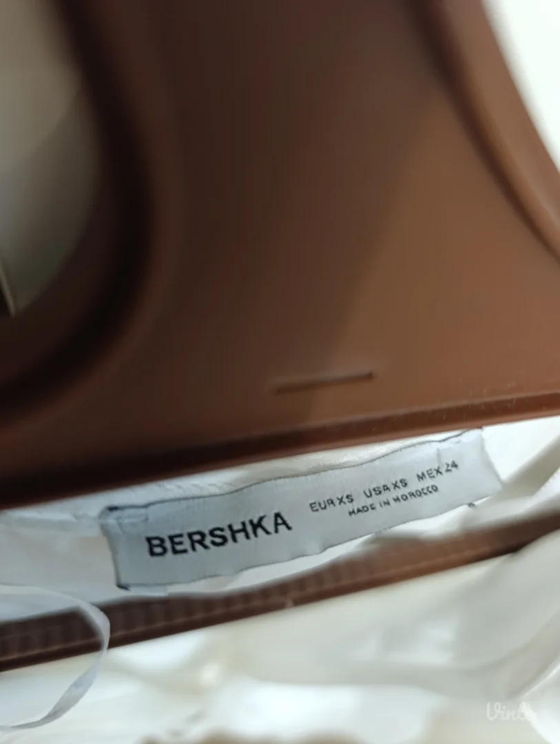 Potpuno nova Bershka košulja