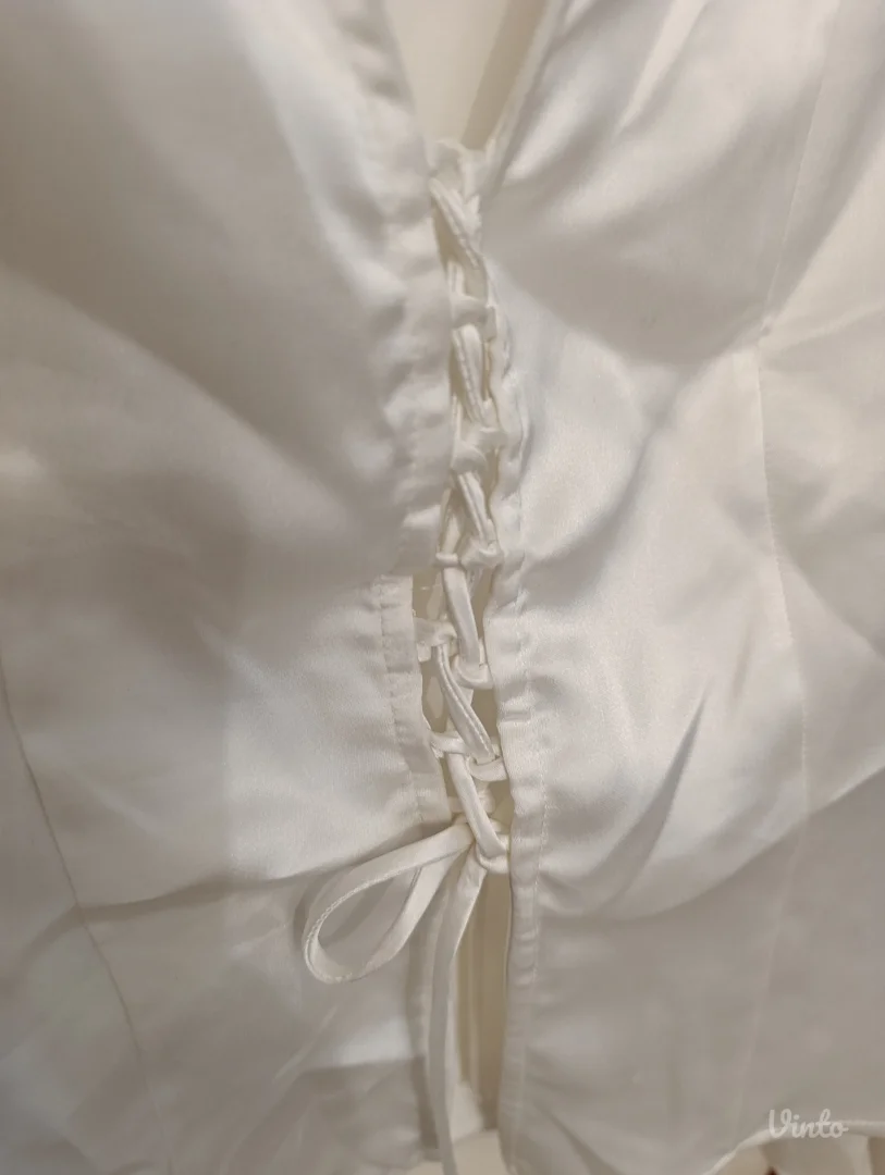 Potpuno nova Bershka košulja